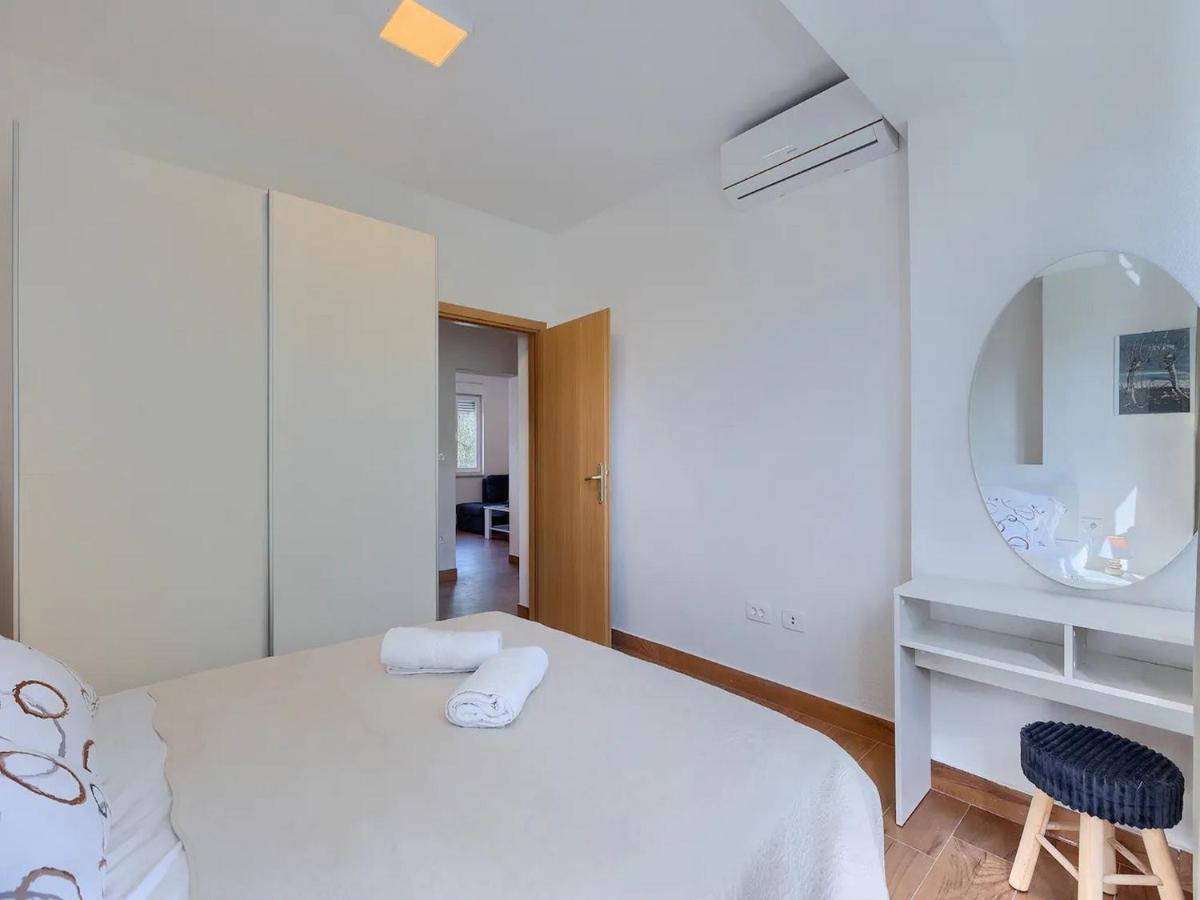 Holiday House Chill Out Loborika Marcana Ngoại thất bức ảnh