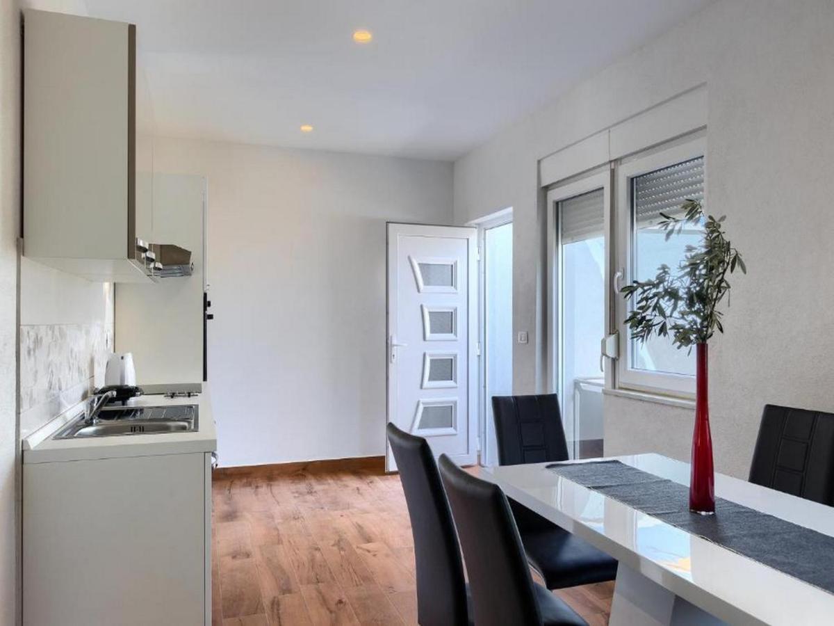 Holiday House Chill Out Loborika Marcana Ngoại thất bức ảnh