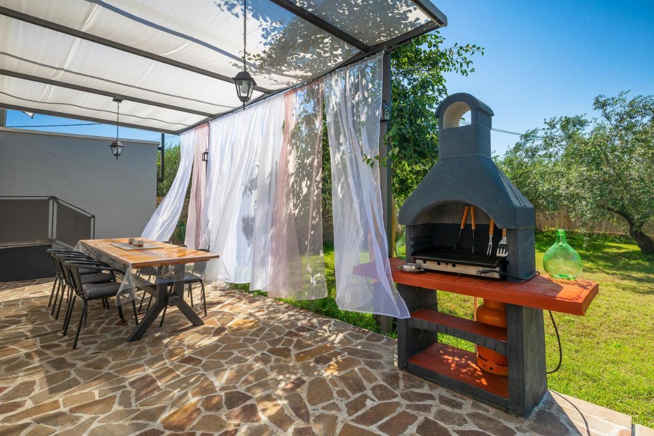 Holiday House Chill Out Loborika Marcana Ngoại thất bức ảnh